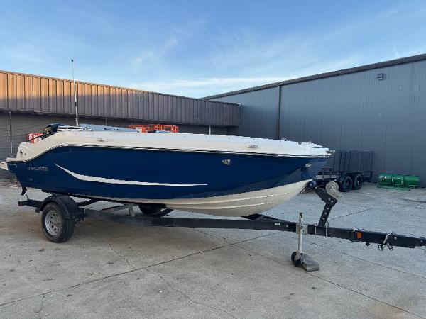 2025 Bayliner D20