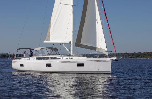 2021 Catalina 545
