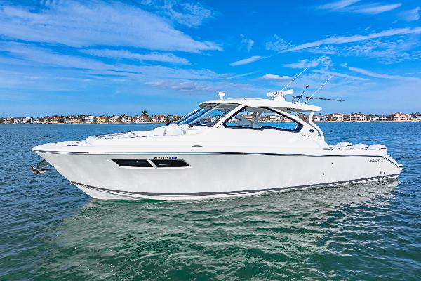 2021 Pursuit DC 365 Dual Console