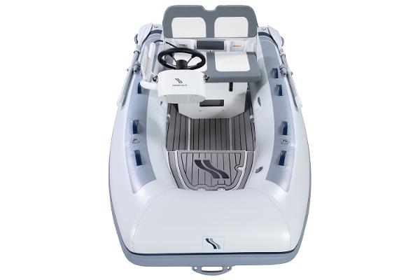 Highfield Classic 340 FCT Manufacturer Provided Image