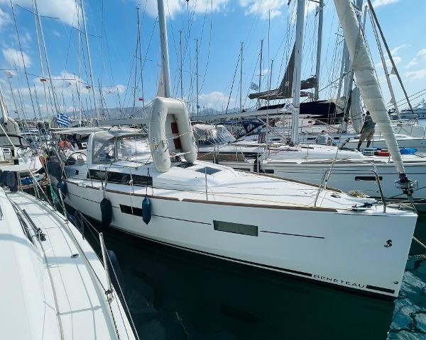 2016 Beneteau Oceanis 38