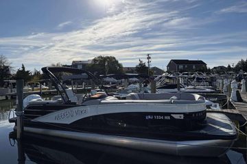 2021 Bennington 27RX