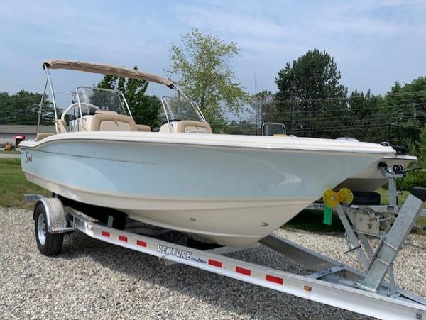 2025 Scout 195 Sport Dorado