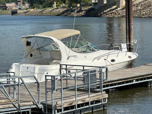 1997 Cruisers Yachts 3075 Express