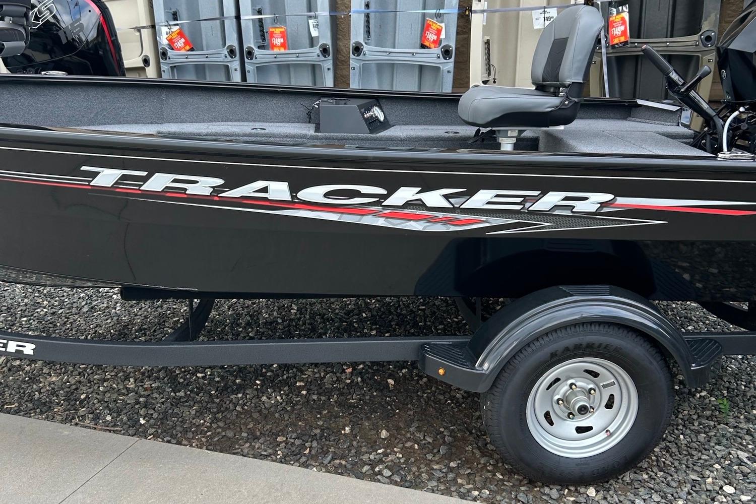 2025 Tracker Super Guide V-16 T