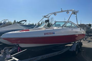 2004 Rinker 212 Captiva Bowrider