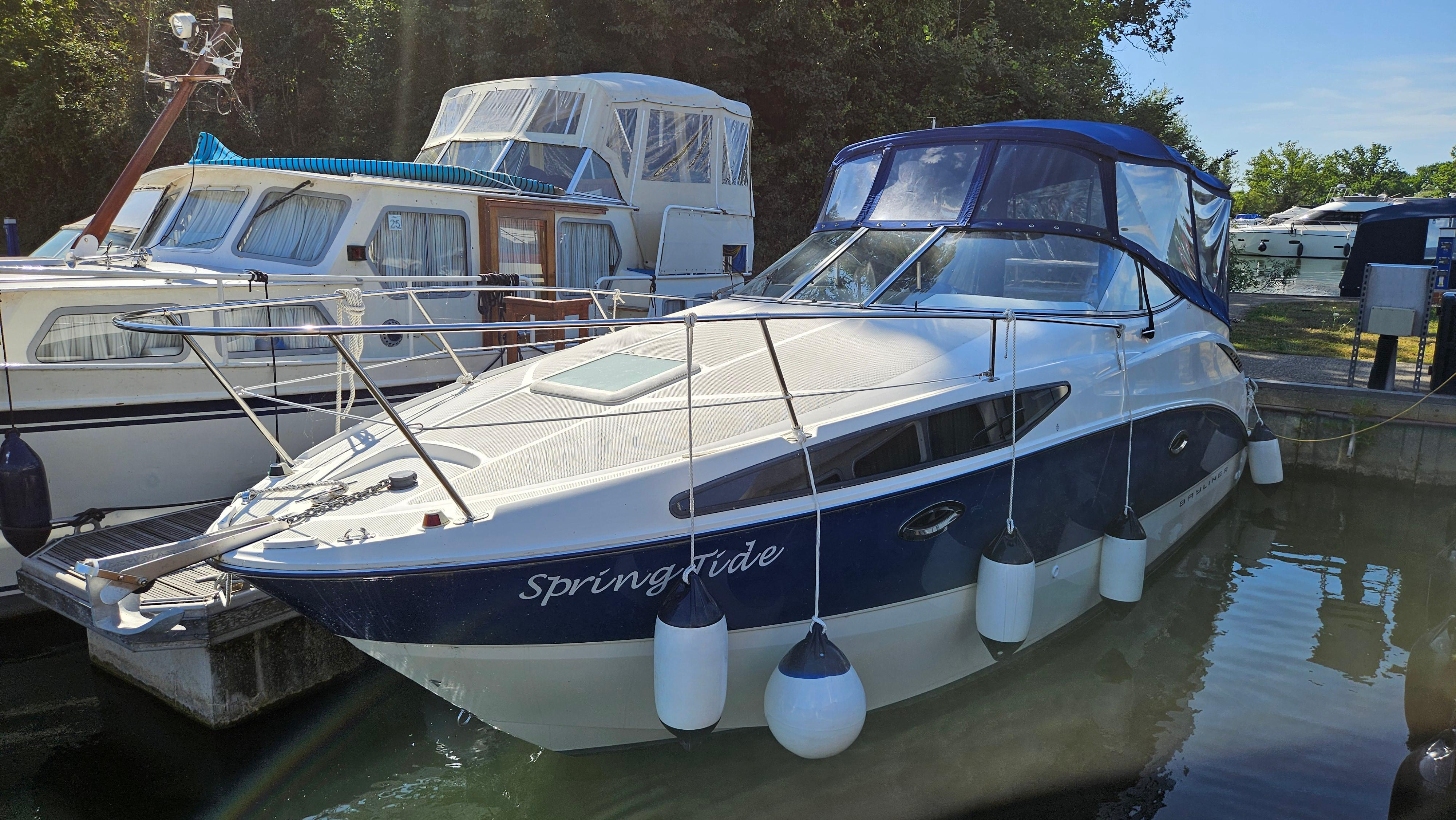 2005 Bayliner 265