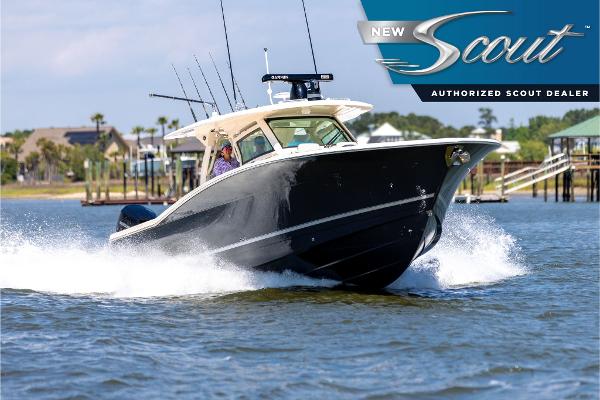Scout 400 LXF 2025 Scout 400 LXF boat cruising on water, showcasing sleek design and performance.