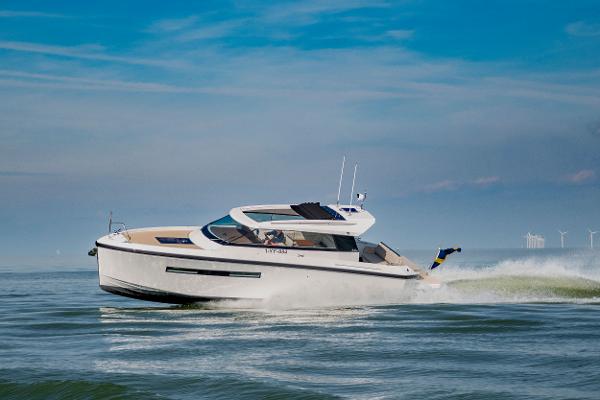 2024 Delta Powerboats 33 Coupé (DEMO)