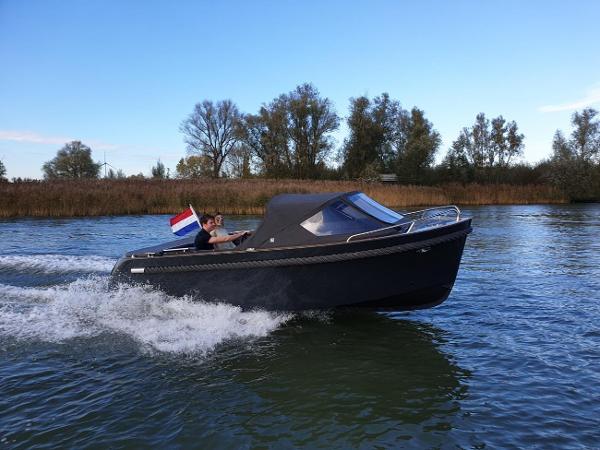 2025 Maxima 620 Retro MC