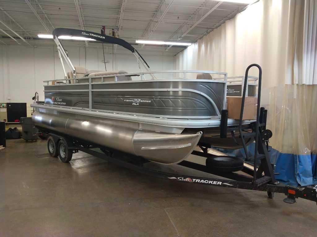 2025 Sun Tracker Fishin' Barge 22 DLX