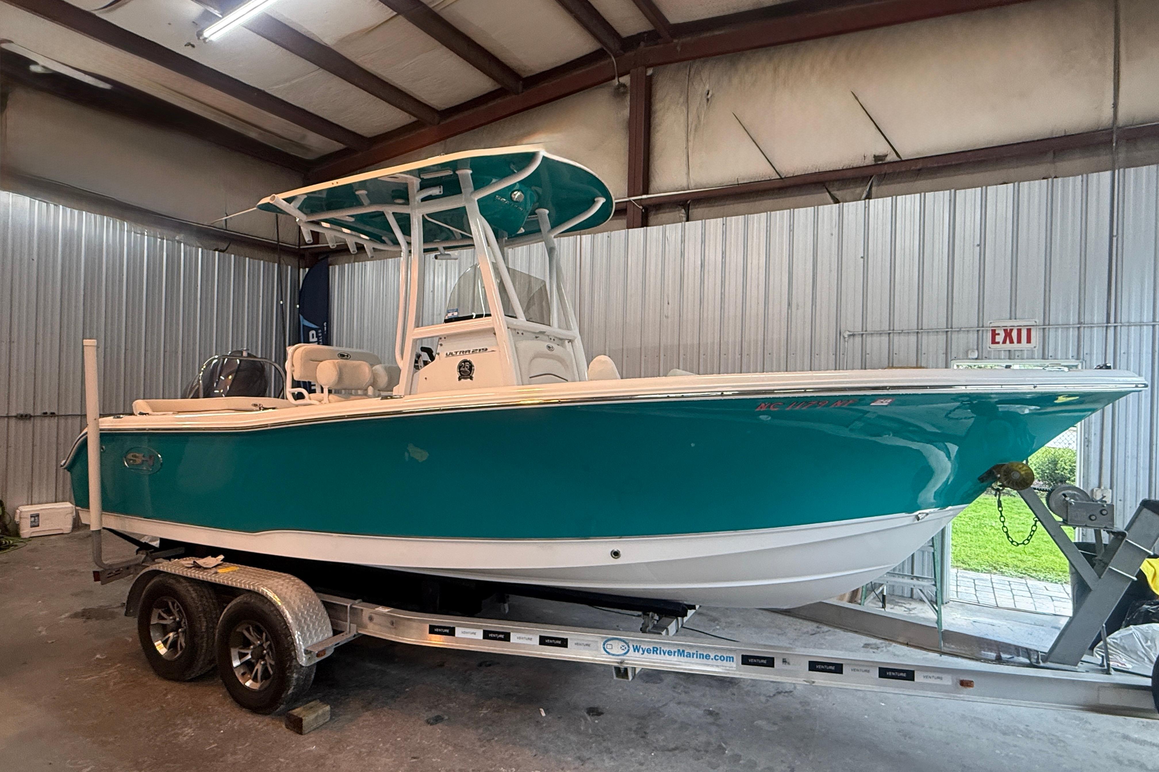 2021 Sea Hunt Ultra 219