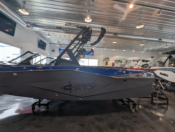 2025 Axis T220