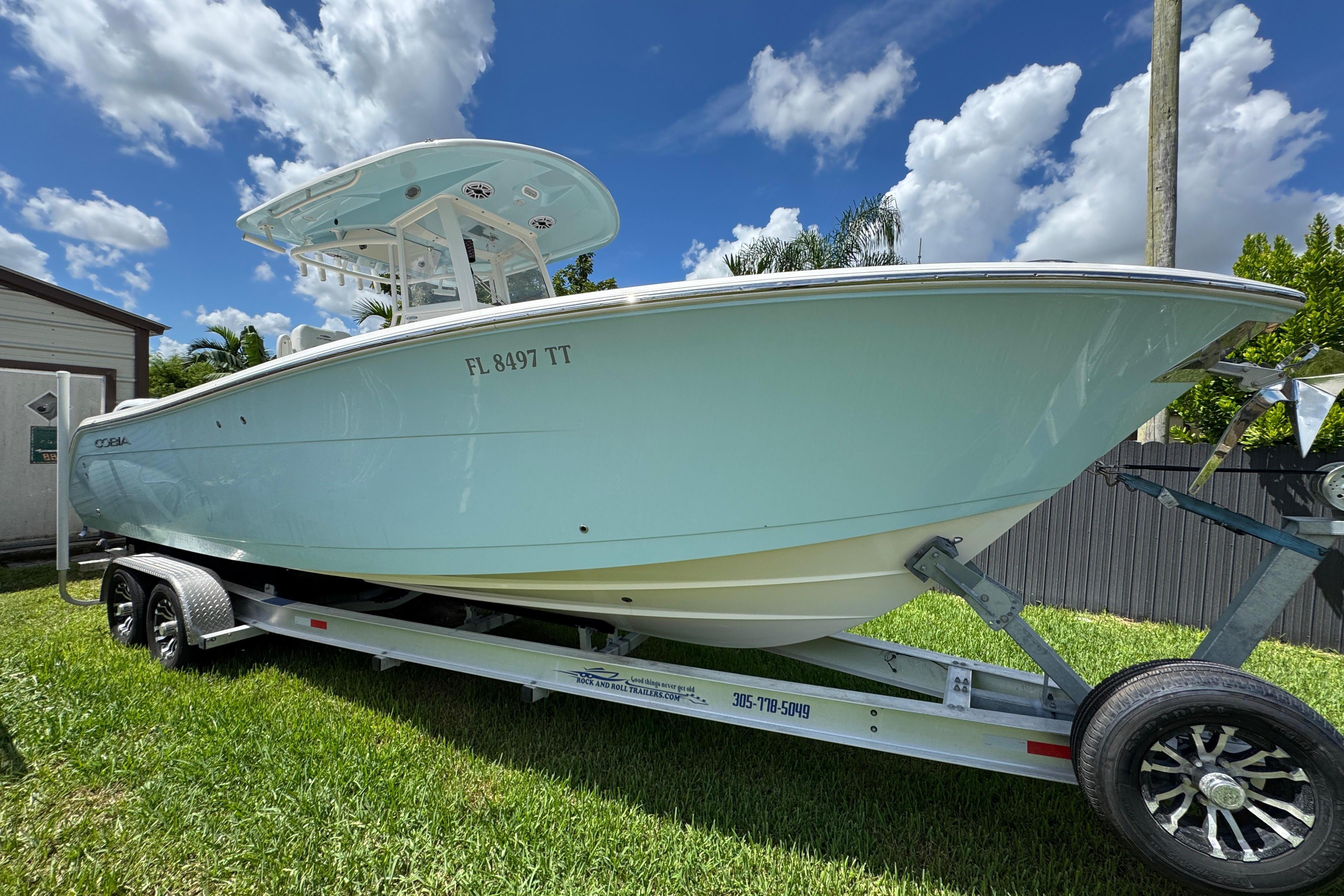 2024 Cobia 280 Center Console