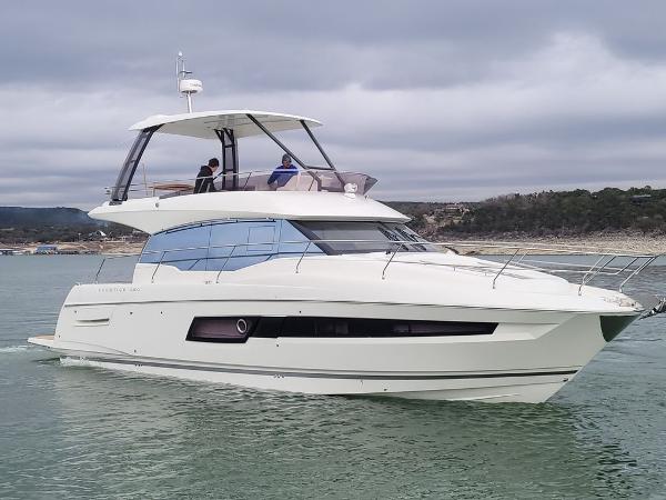 2025 Prestige 460F