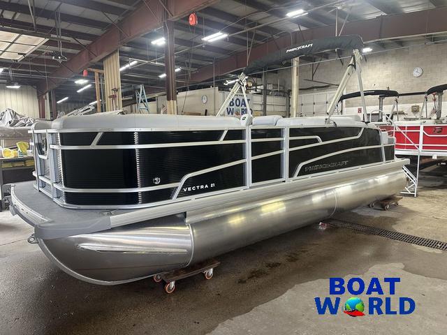 2025 Princecraft Vectra 21 RL Lounge Swingback & Mercury 4-Stroke E