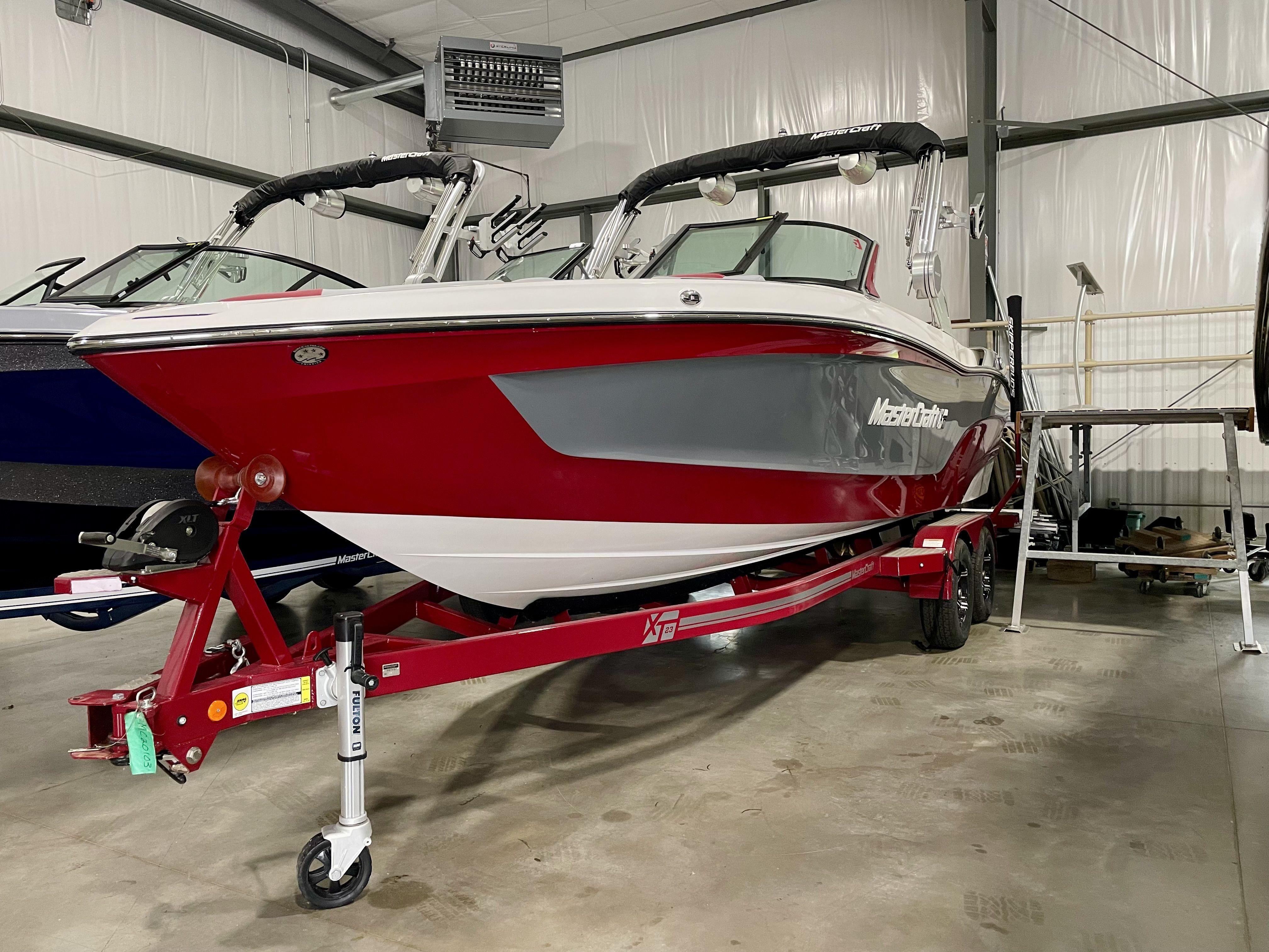 2023 MasterCraft XT23
