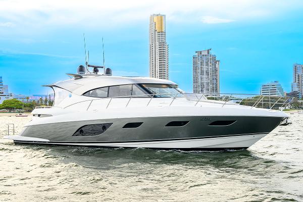 2020 Riviera 6000 Sport Yacht Platinum Edition