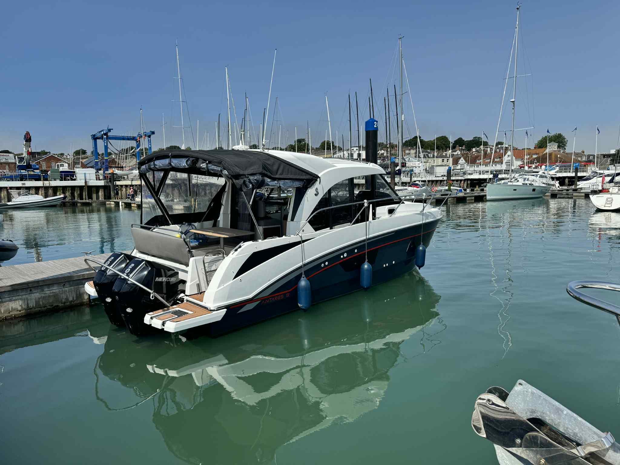 2019 Beneteau Antares 9 OB