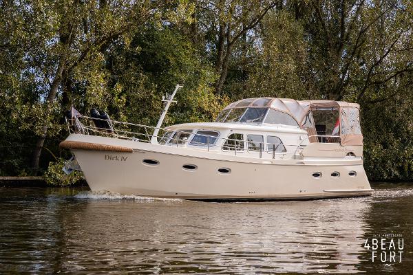 2010 Aquanaut Privilege 1350 Ak