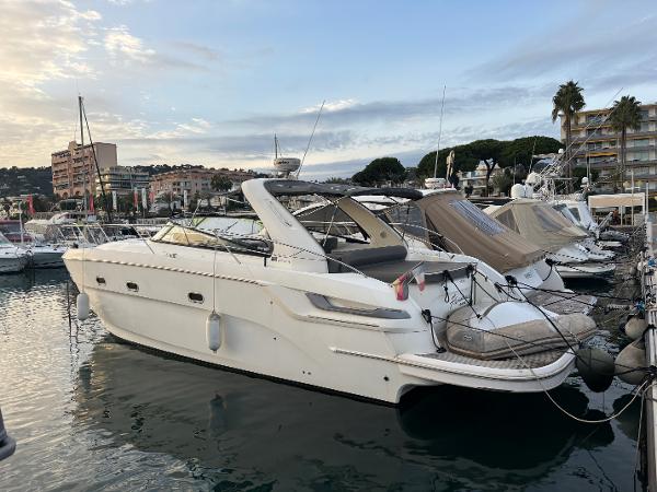 2011 Bavaria 38
