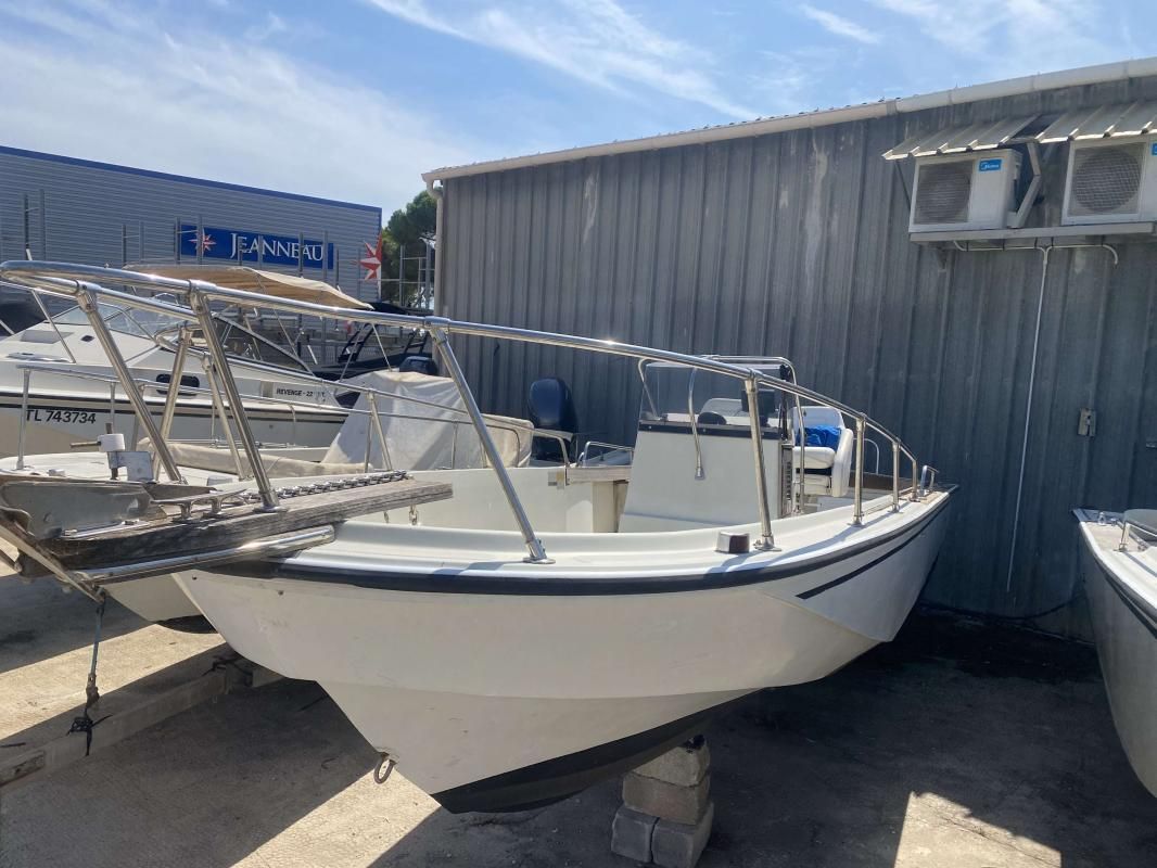 1987 Boston Whaler 22 Outrage