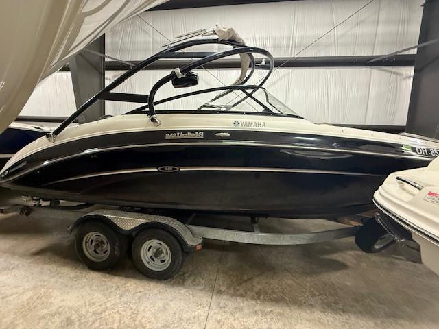 2014 Yamaha Boats 242LS