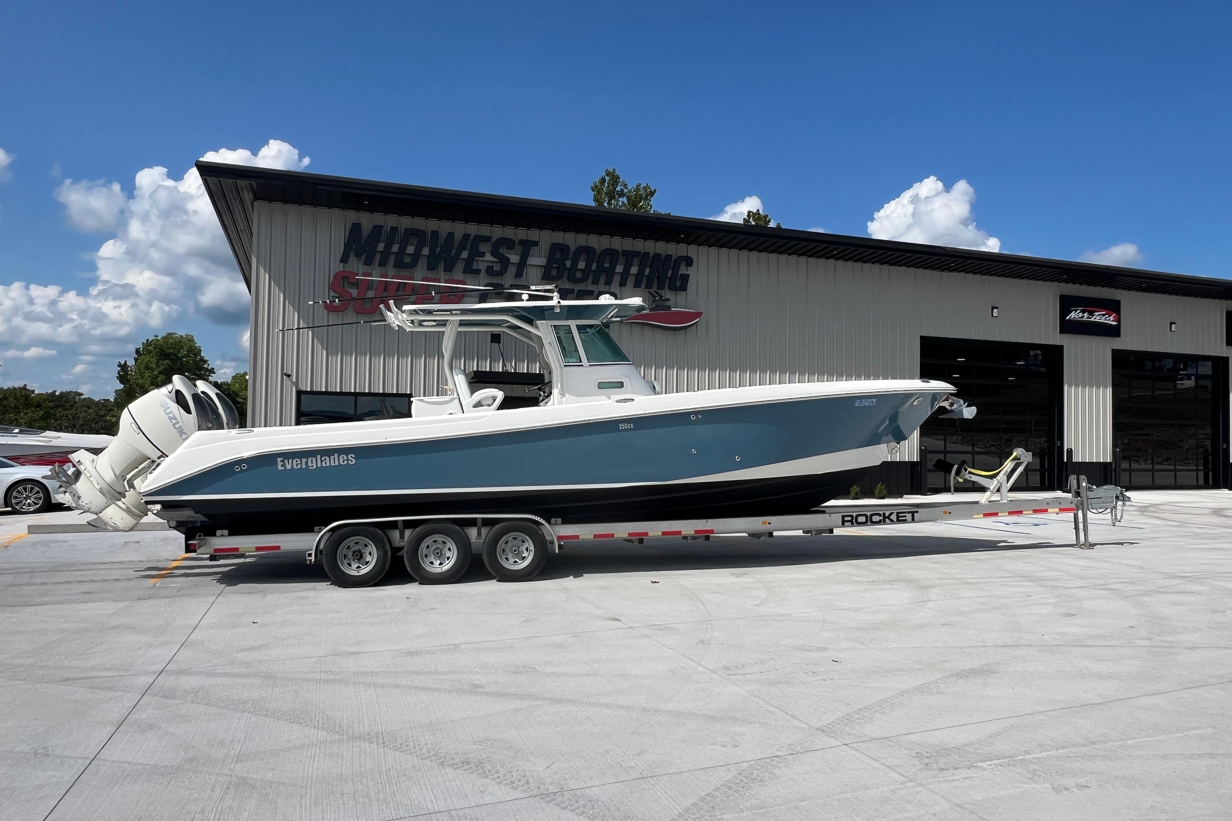 2007 Everglades 350 Center Console