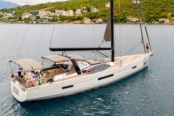 2022 Dufour 61
