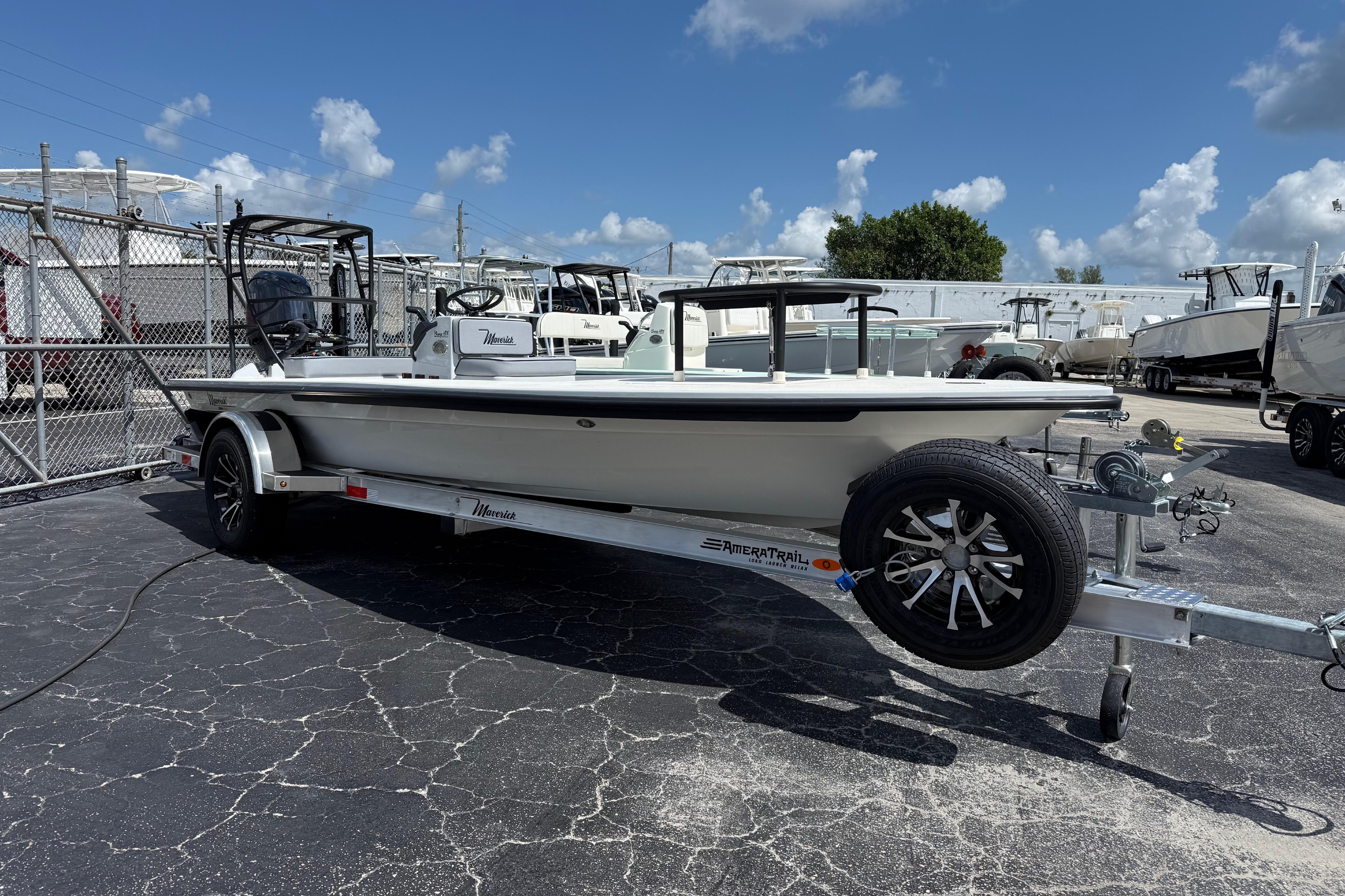 2026 Maverick 17HPX-S