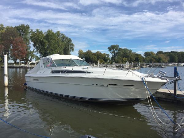 Sea Ray 390 Express Cruiser 1990 Sea Ray 390 Sundancer for Sale by Great Lakes Boats & Brokerage 440 221 9001 