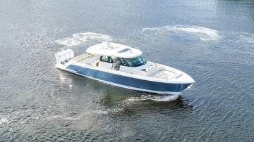 2022 Tiara Yachts 48 LS