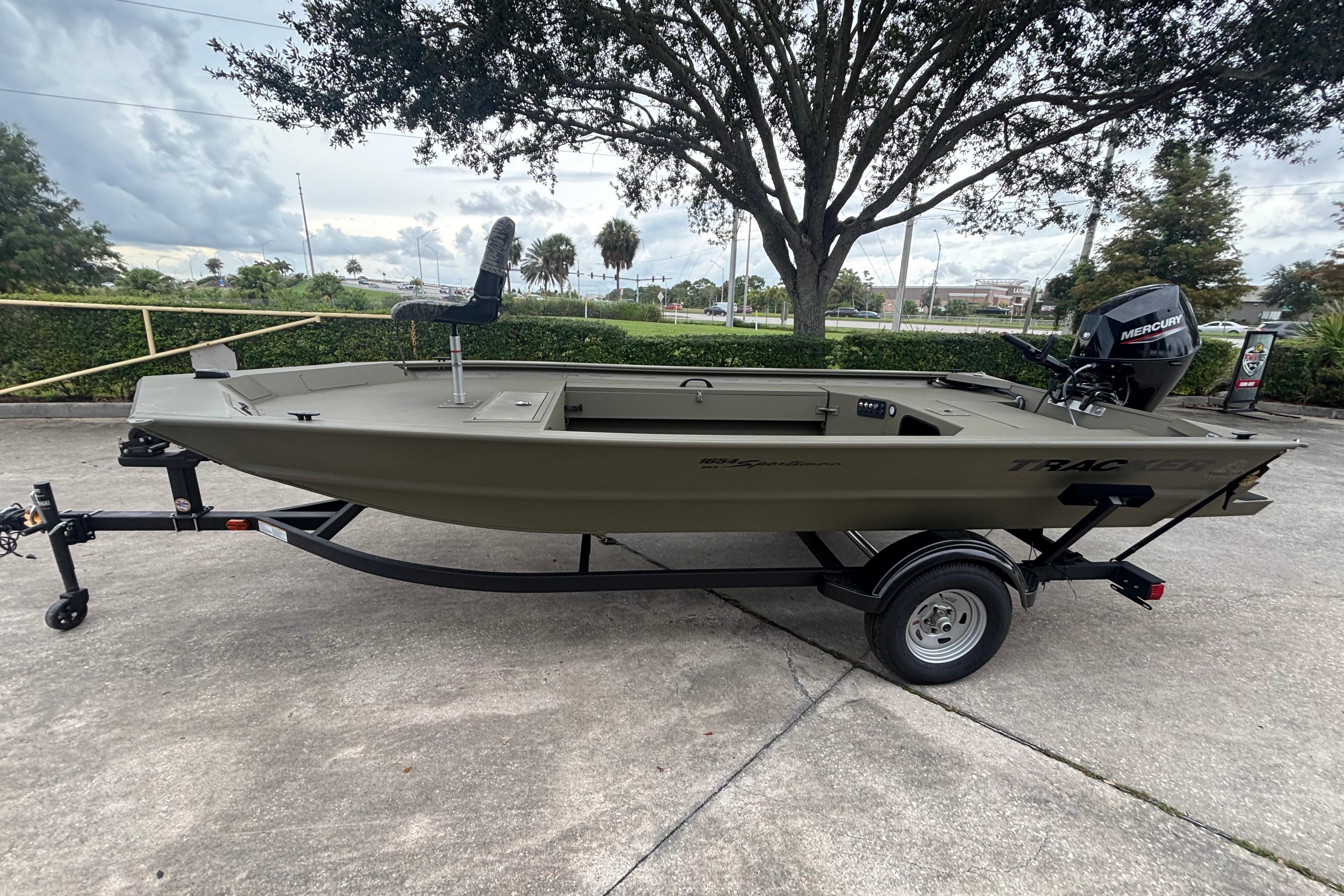 2026 Tracker Grizzly 1654 T Sportsman