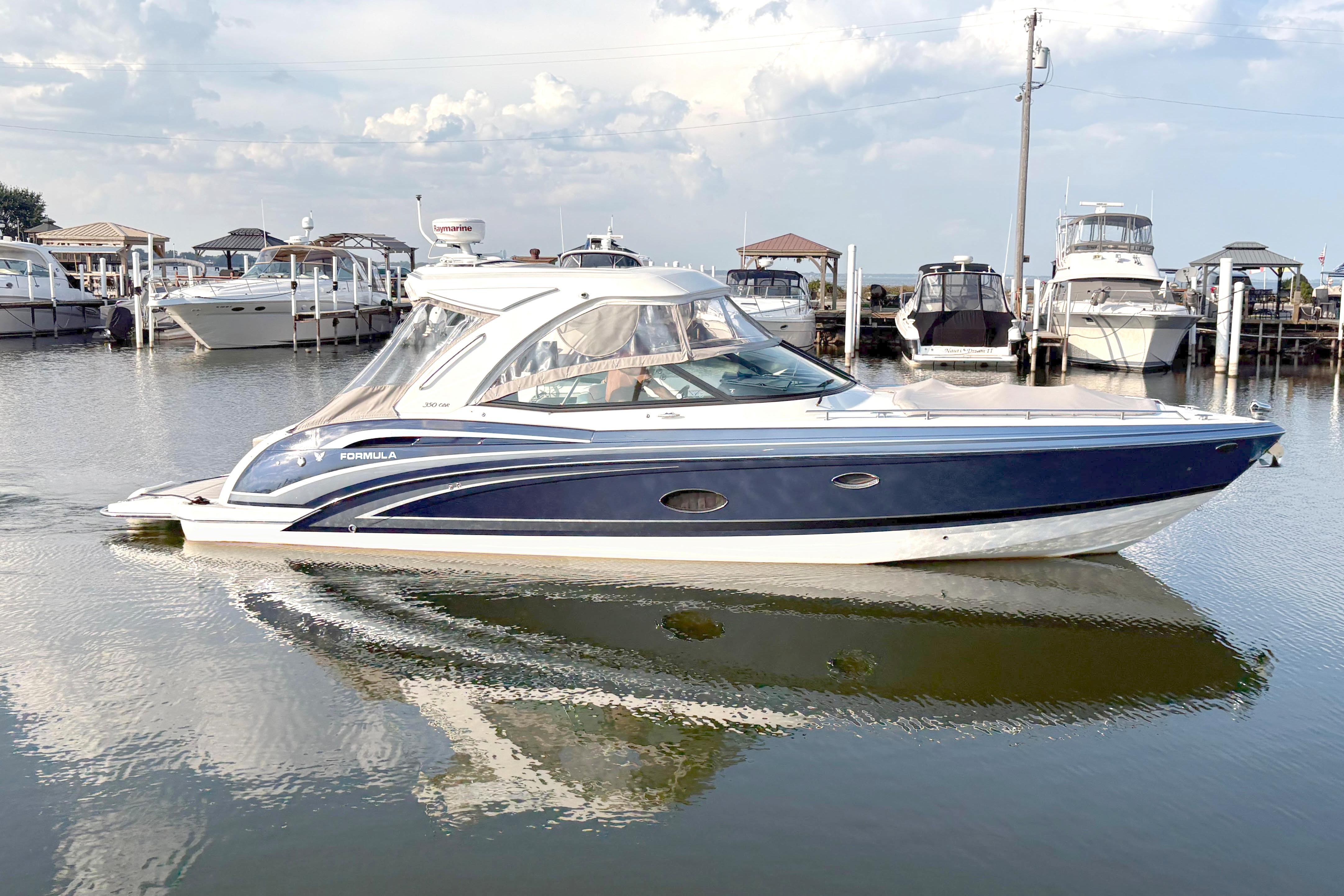 2022 Formula 350 Crossover Bowrider I/O