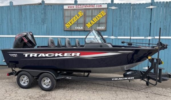 Tracker Targa V-18 Combo 2025 Tracker Targa V-18 Combo boat on trailer, displayed at Sizzle Marine dealership.