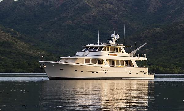 Offshore Yachts Voyager