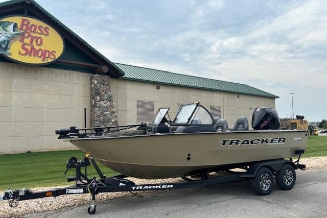 2026 Tracker Targa V-19 Combo