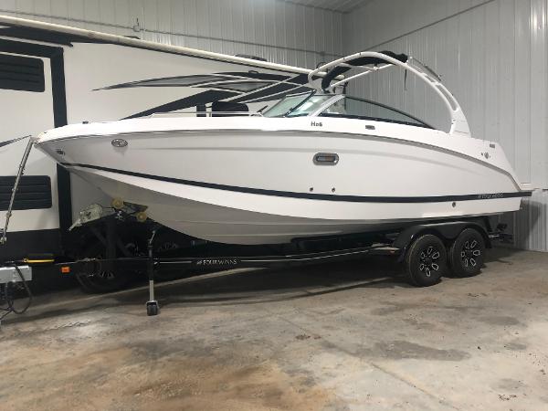 2023 Four Winns HD5