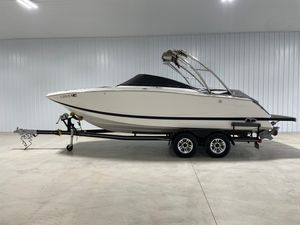 Four Winns SL242