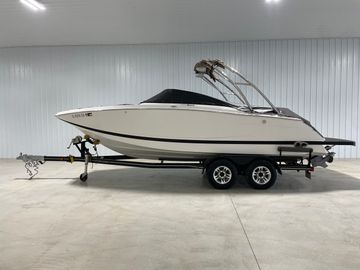 2009 Four Winns SL242