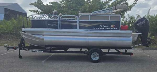 2025 Sun Tracker Bass Buggy 16 XL Select