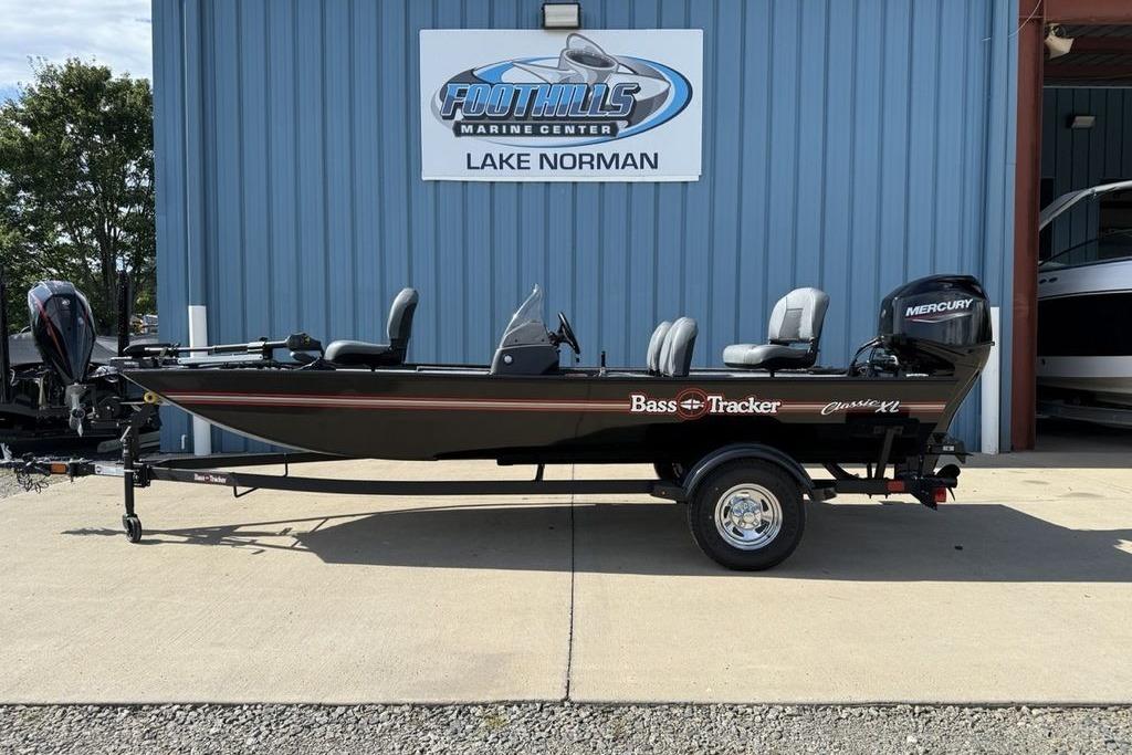 2026 Tracker BASS TRACKER® Classic XL