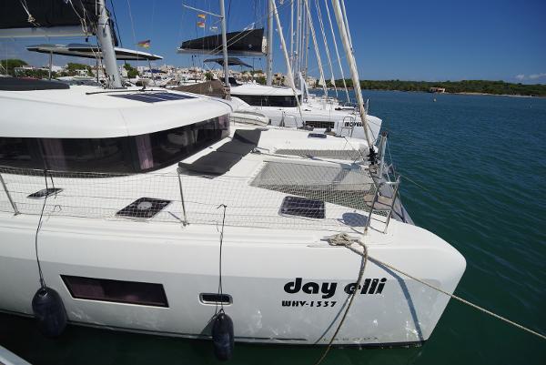 Lagoon 42