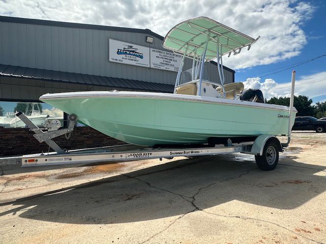 2025 Savannah Hybrid Inshore Series 190 IS