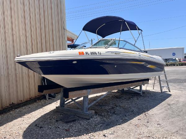 2006 Sea Ray 205 Sport