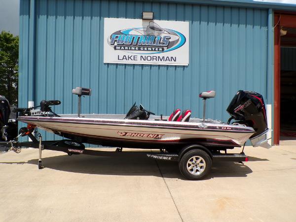 2025 Phoenix 818 Pro