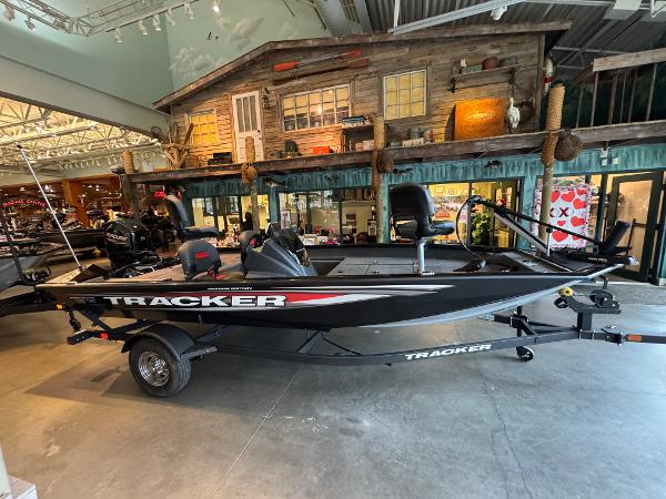 2025 Tracker Pro Team 175 Crappie Edition