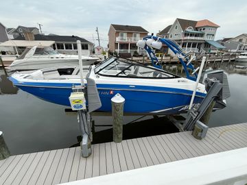2020 Yamaha Boats AR240
