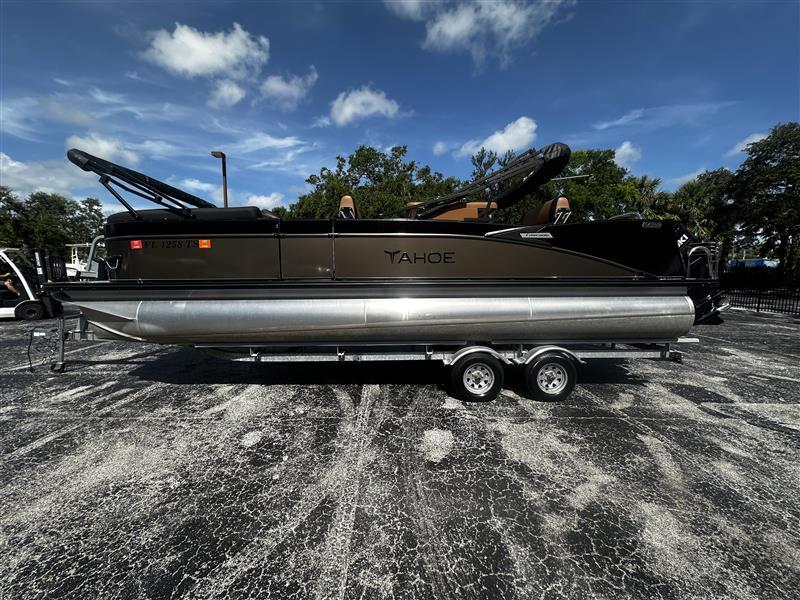2024 Tahoe Pontoon Cascade 25 Entertainer Platinum