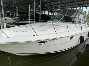2001 Monterey 322 Cruiser